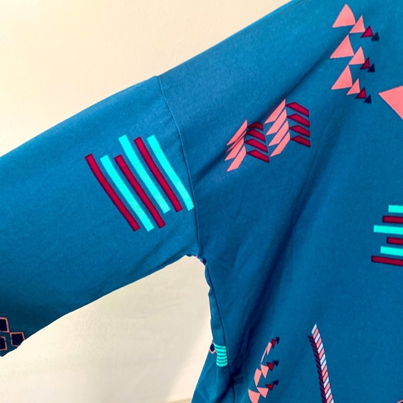 LuLaRoe “IRMA” HIGH-LOW TUNIC OVERSIZED TOP SIZE MEDIUM 🌟NWT🌟 - Picture 3 of 10